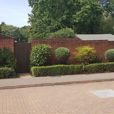 Sunderland Place Farnborough  Dış mekan fotoğraf